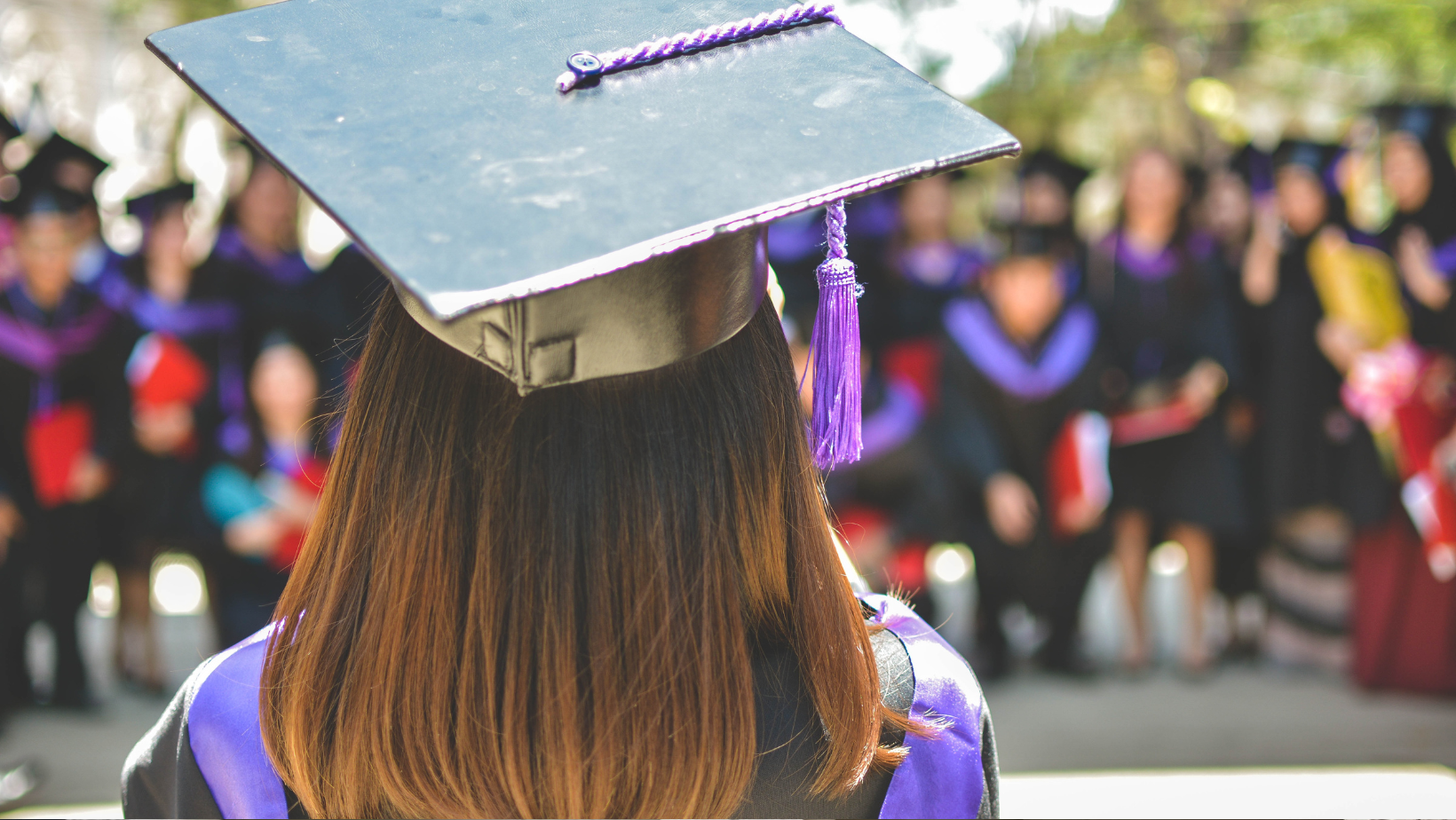 Celebrating Milestones: The Timeless Elegance of Jewelry as a Graduation Gift for Your Daughter