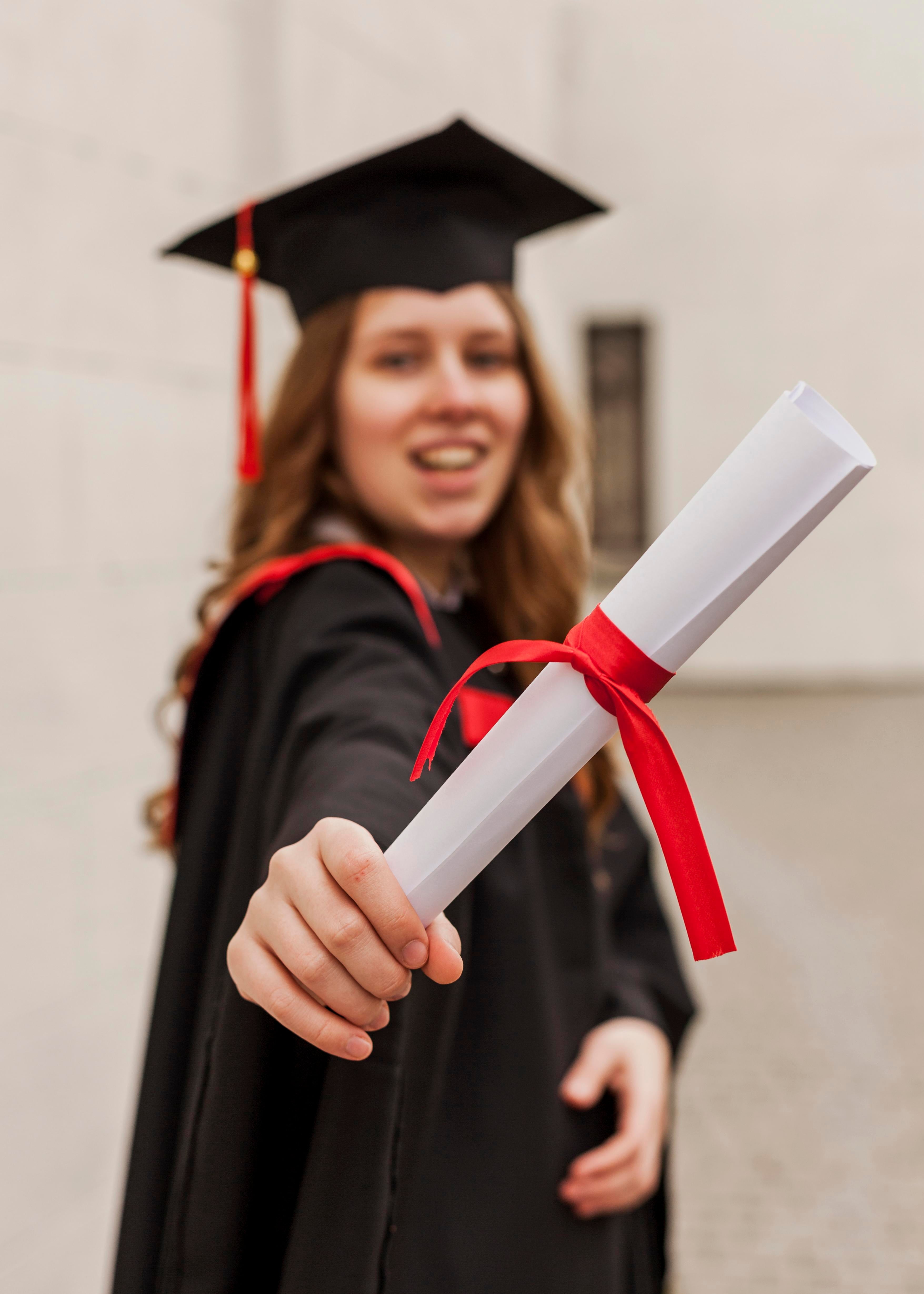 From Ceremony to Celebration: Sterling Silver Jewelry for Graduates