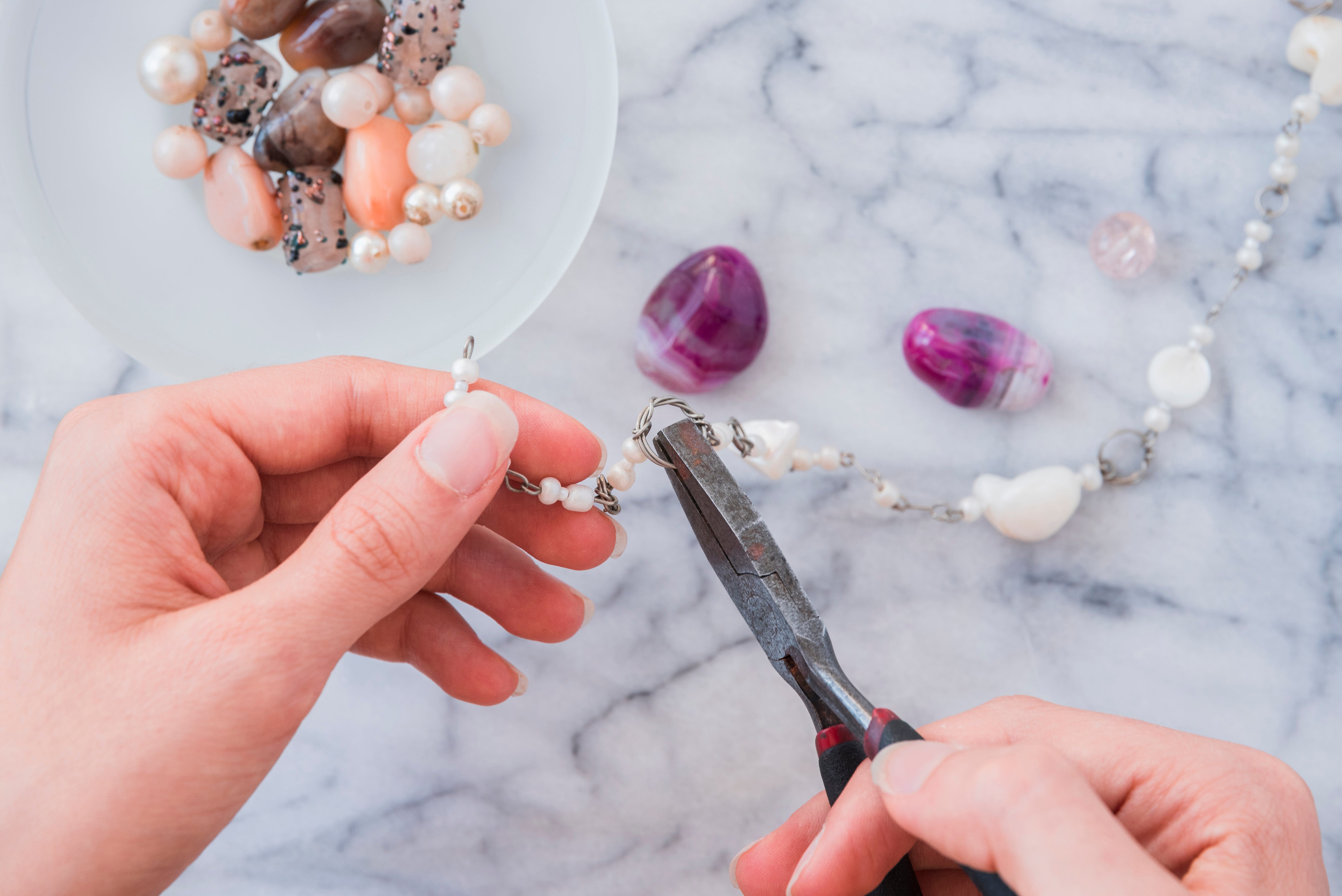 10 Tips renew your jewelry at home | Wardrobe Essentials.