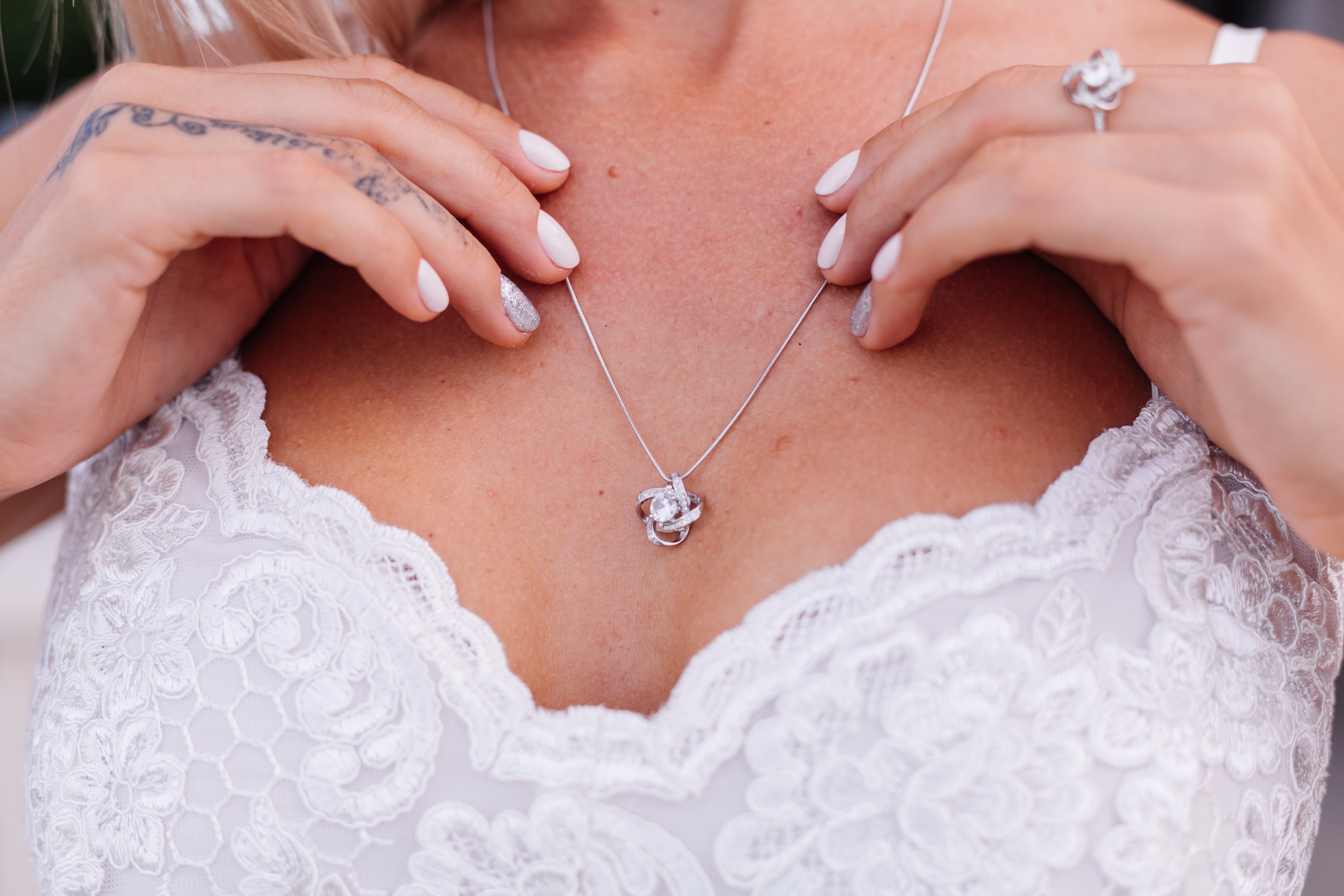 Layering the Necklaces With Your Daily Outfits Like a Pro!