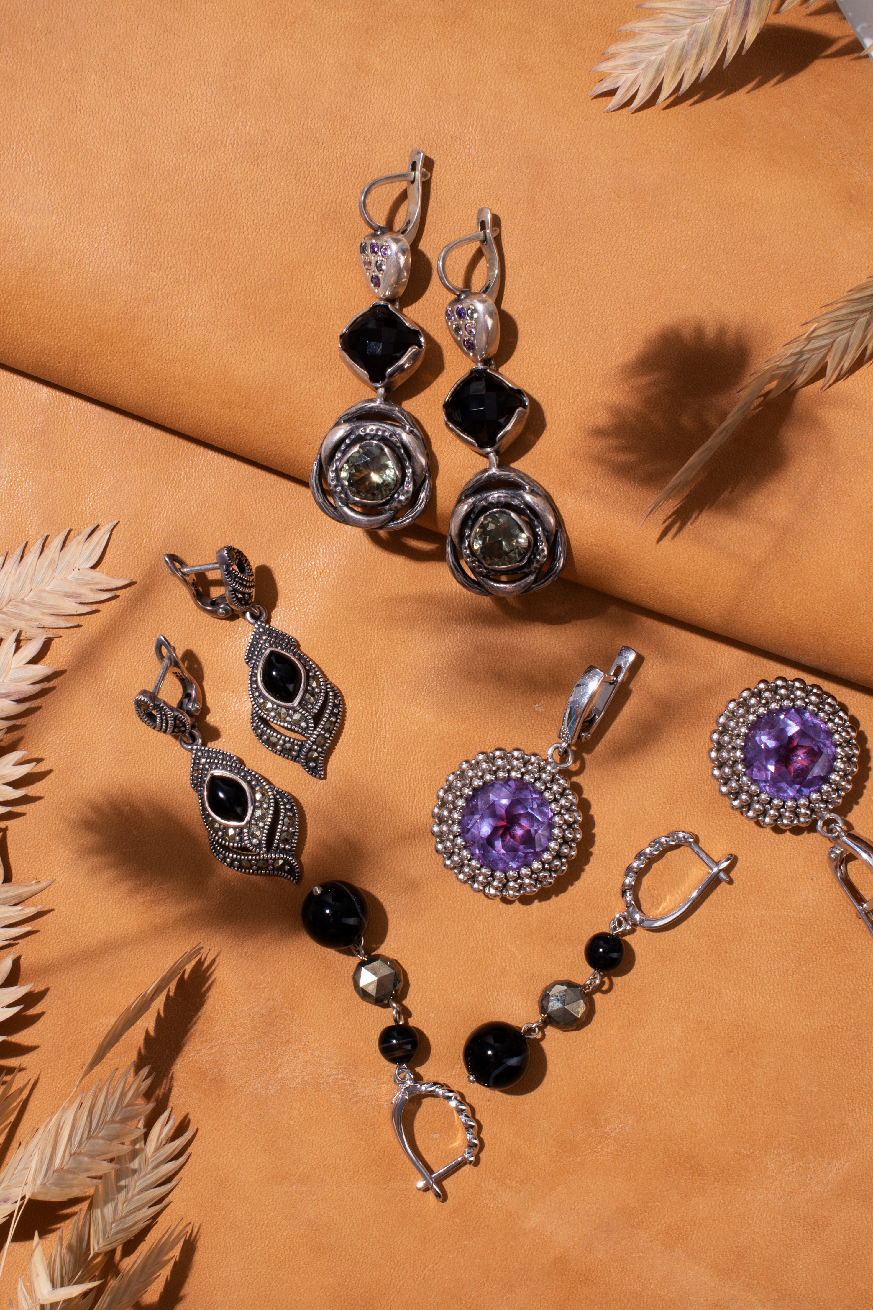 The Art of Layering: How to Mix and Match Your Jewelry Like a Pro