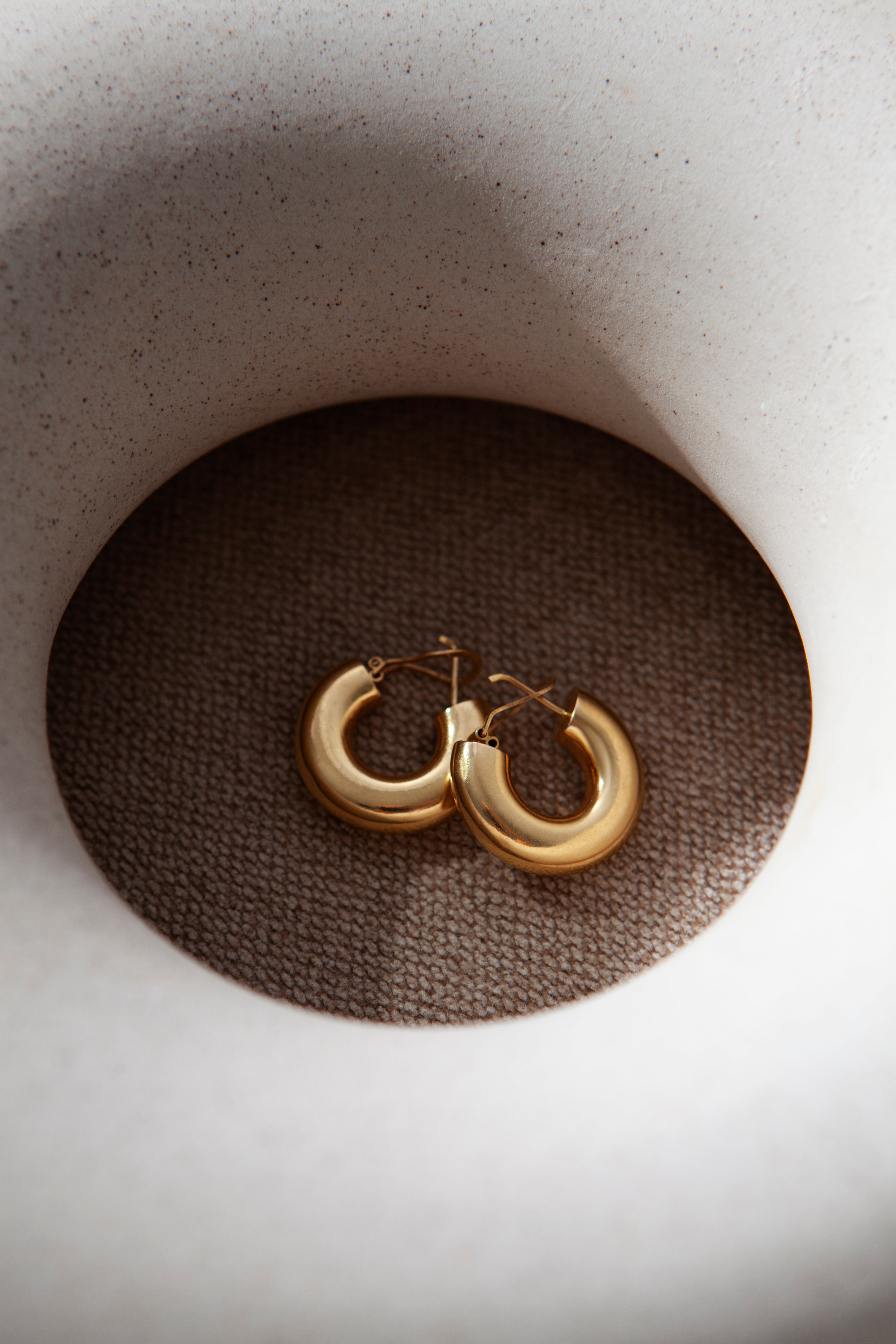 These 5 Earrings by Cate & Chloe Will Enhance Every Outfit of Yours