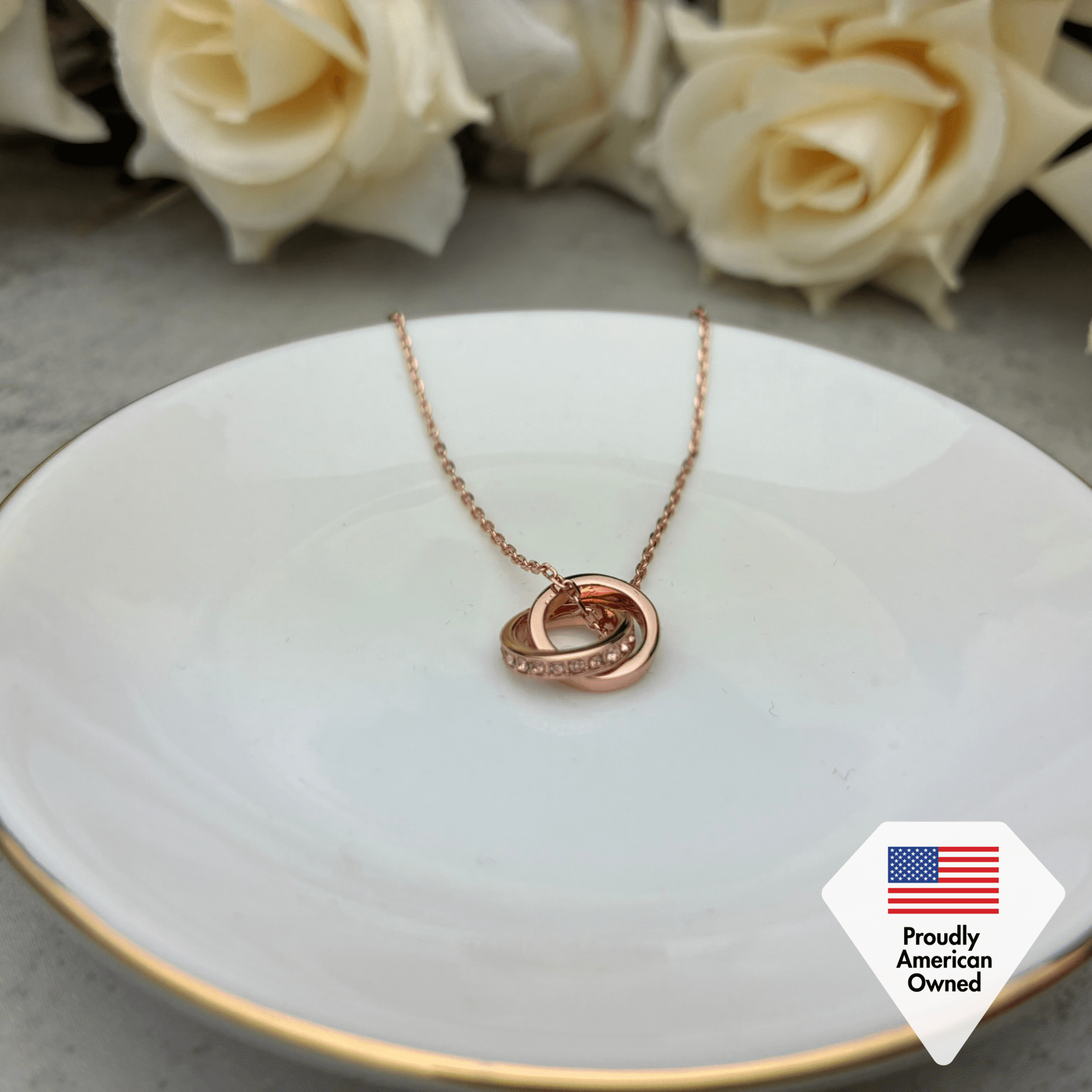 Rosie 18k 镀玫瑰金粉色水晶吊坠项链