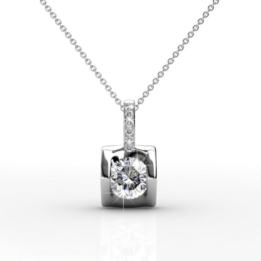 Billie 18k 白金吊坠项链配圆形切割水晶