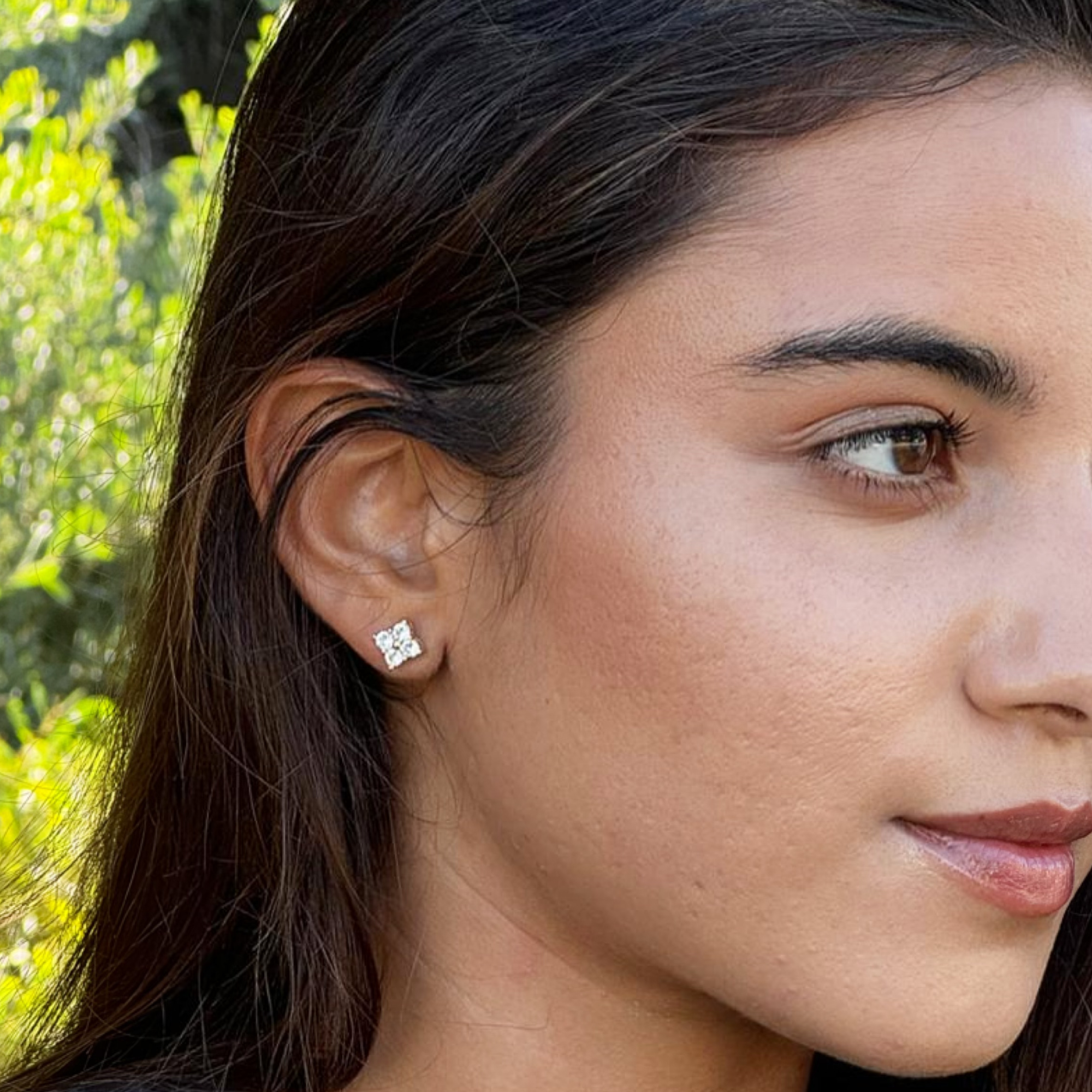 Rae 18k White Gold Stud Earrings with Swarovski Crystals - FAB FAV