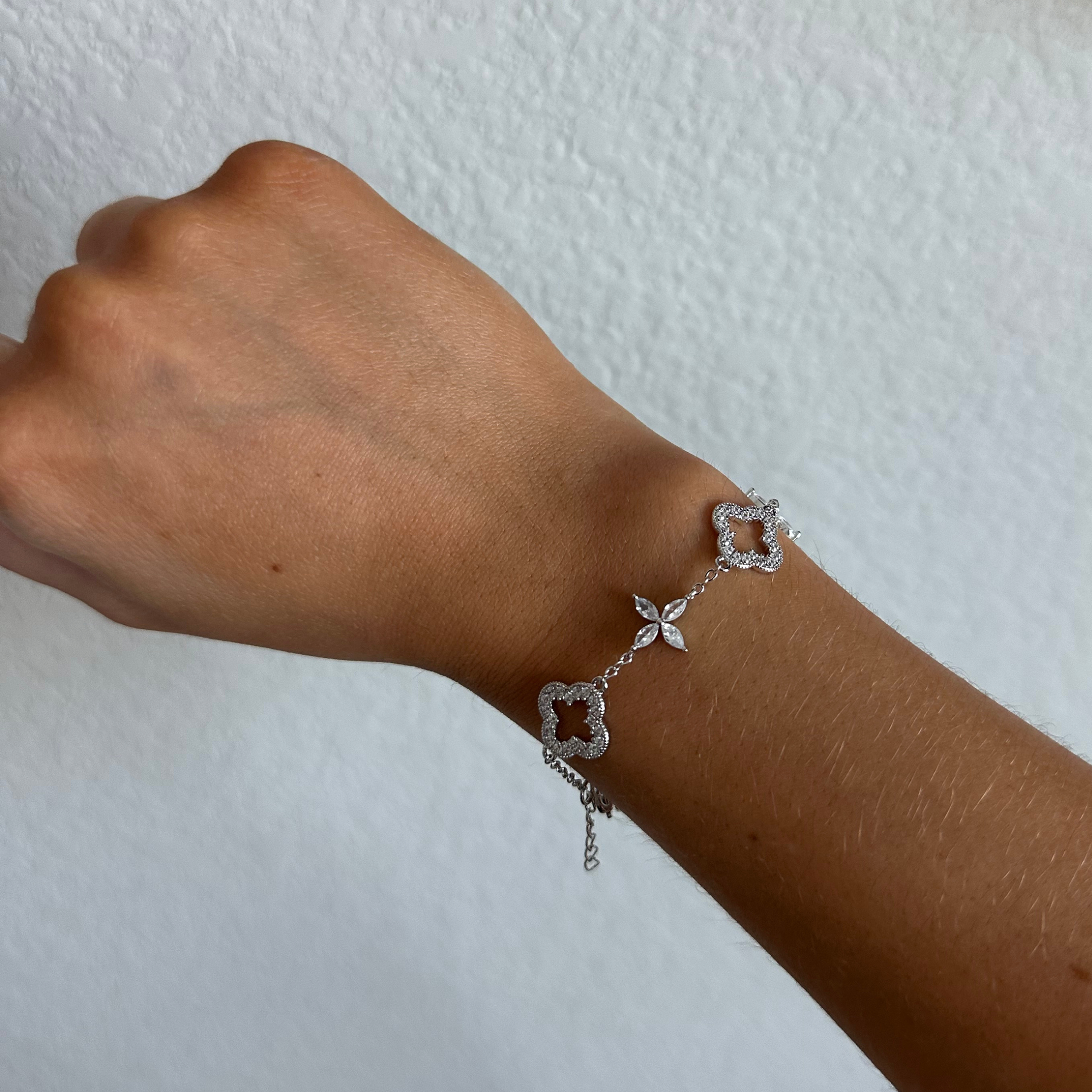 Samara 18k White Gold Plated Clover Station Bracelet with Swarovski Crystals